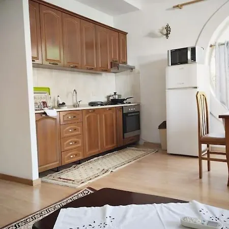 Serenity's Sunset Terrace 펜션 Shkodër