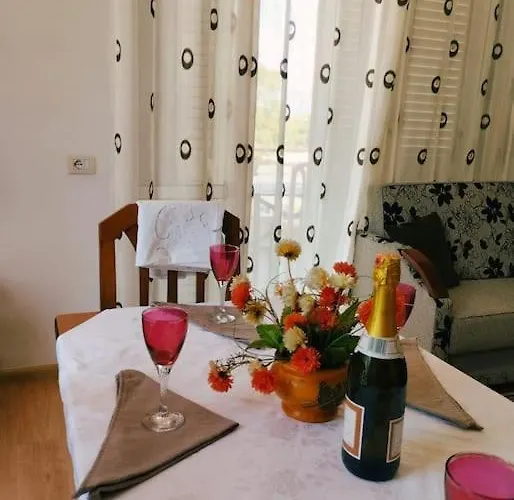 Serenity's Sunset Terrace 度假居 Shkodër